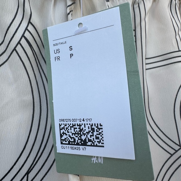 H&M Women’s Suit Abstract Print  Long Sleeve Button Down Fitted Shirt and Pants - Picture 8 of 12